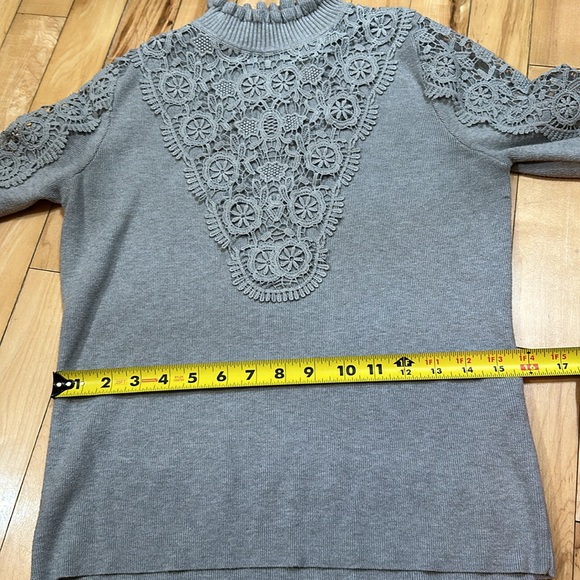 Giani Mock-Neck Sweater - Picture 5 of 8